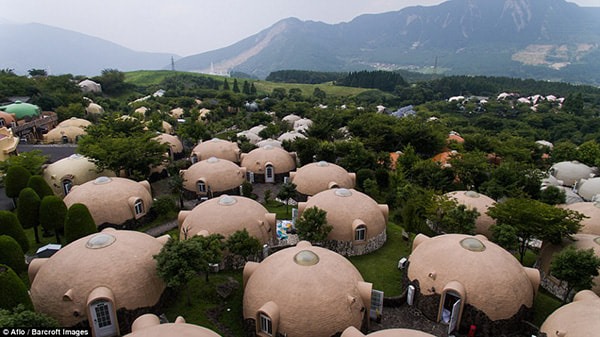 Ngôi làng nhà dome Nhật Bản để chống lại tác động đất