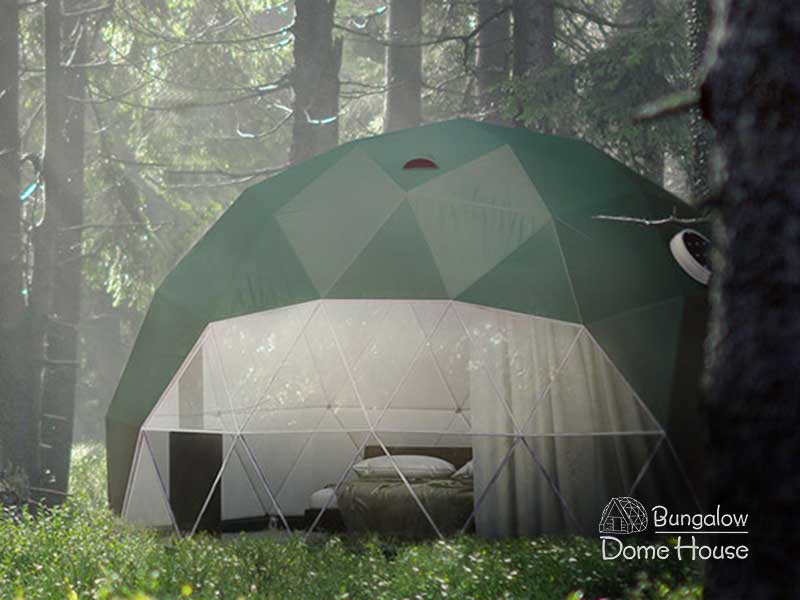 hình thực tế Dome House với phủ bạt màu xanh lá