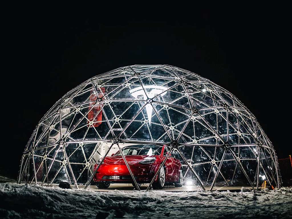 Geo Dome trưng bày Tesla Model 3