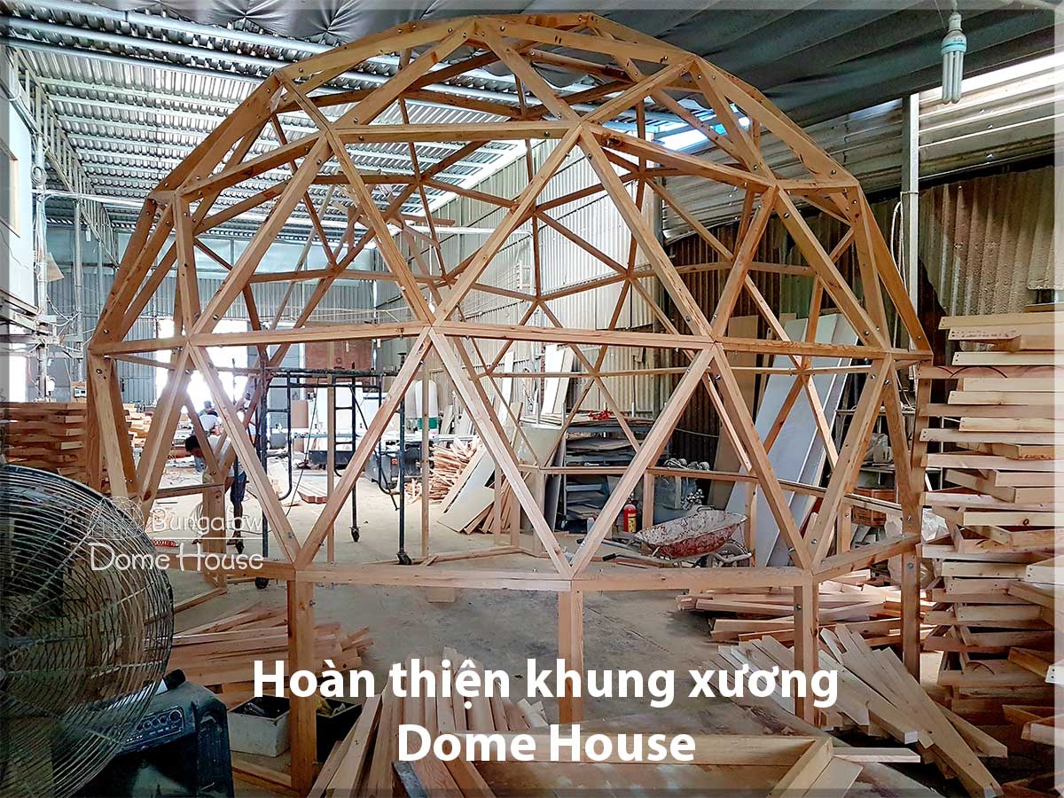 Khung xương gỗ Dome House đã hoàn thiện