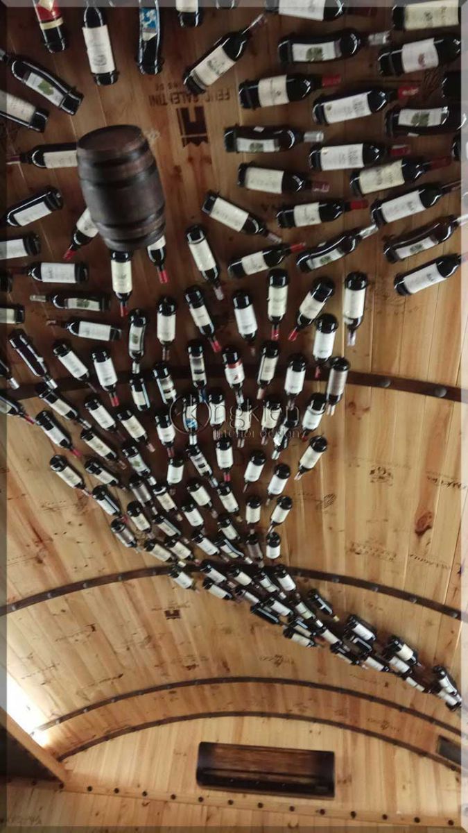 trang trí trần gỗ hầm rượu